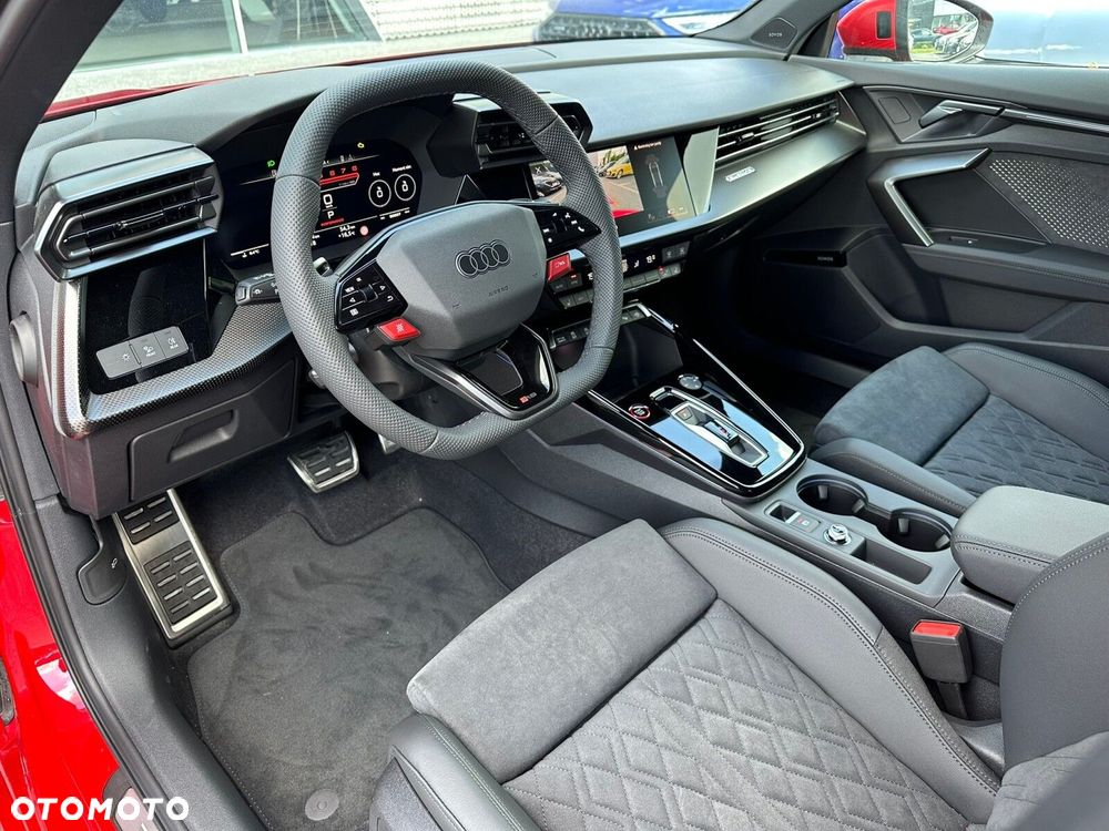 Audi RS3 Limousine - 13