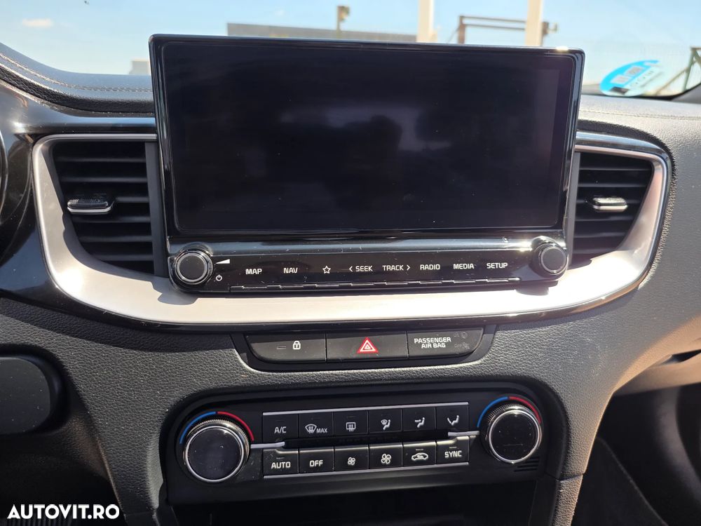 Kia Ceed 1.6 DSL MHEV 7DCT HP GT Line - 18