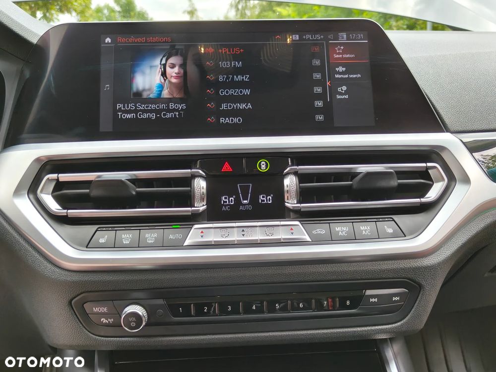 BMW Seria 3 320d xDrive - 32