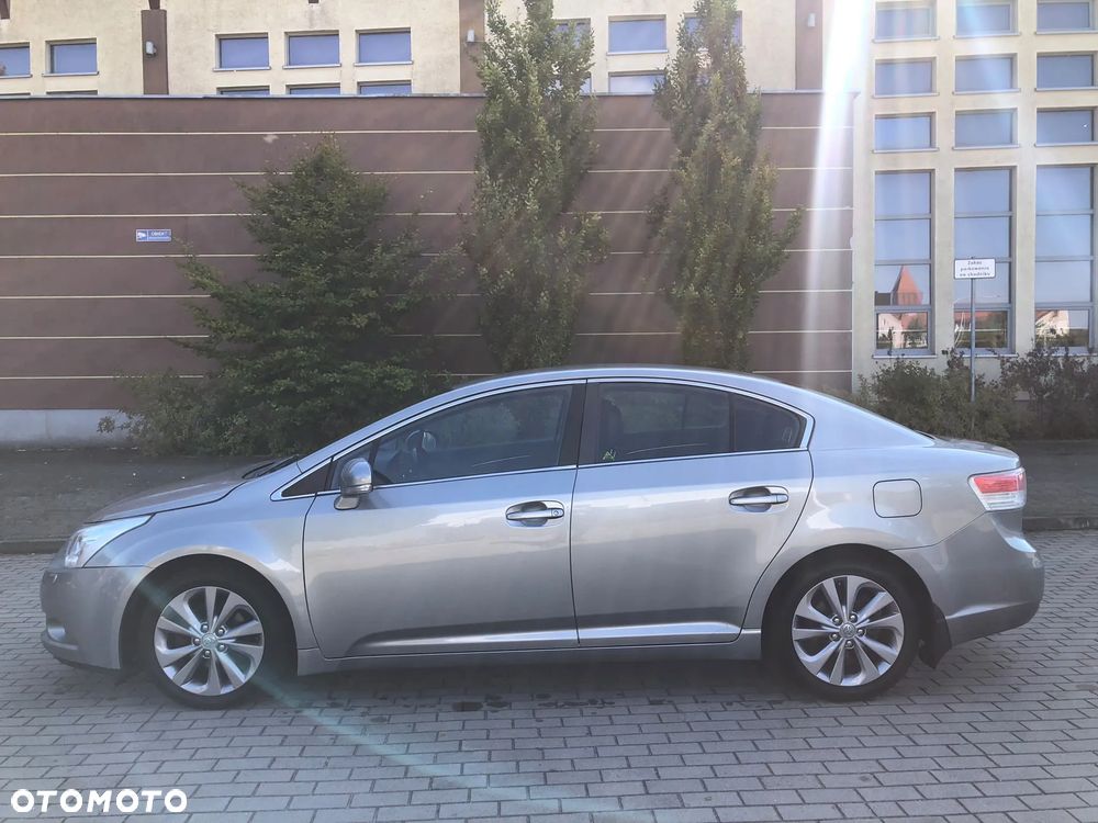 Toyota Avensis 2010 photo 4