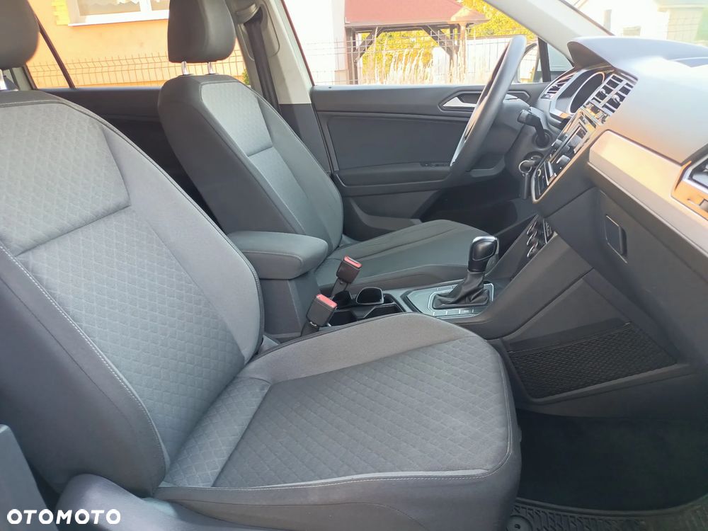 Volkswagen Tiguan - 11