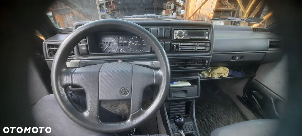 Volkswagen Golf 1.6 GL D - 5