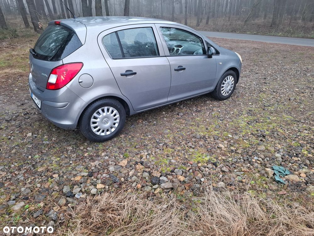 Opel Corsa 1.2 16V Cosmo - 12