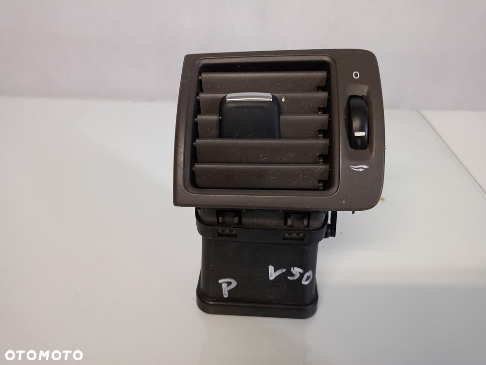 kratka nawiewu prawa przednia volvo v50 - 2
