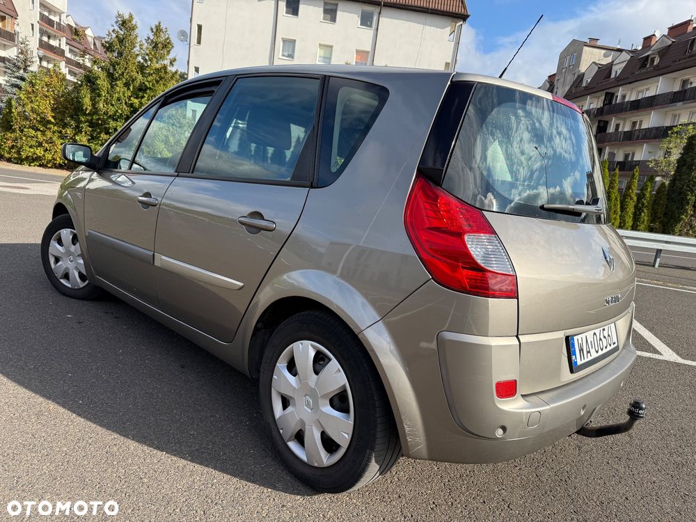 Renault Scenic 2.0 16V Privilege - 12