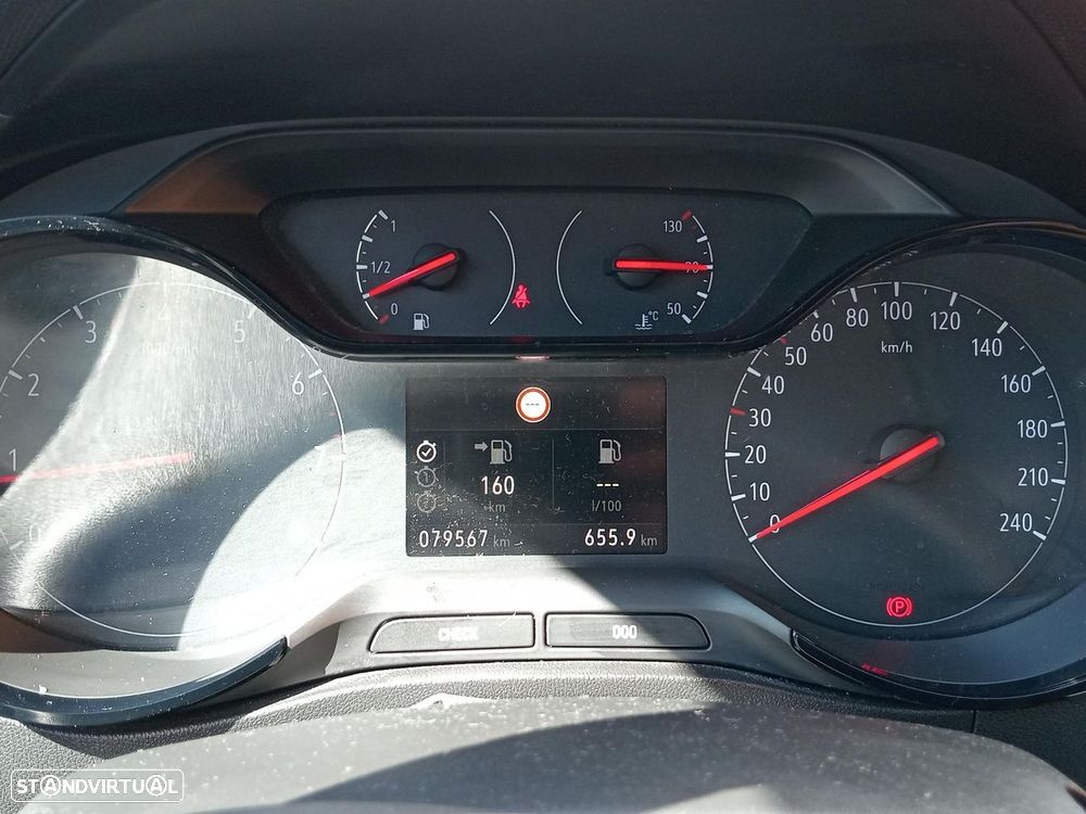 Opel Crossland X - 13