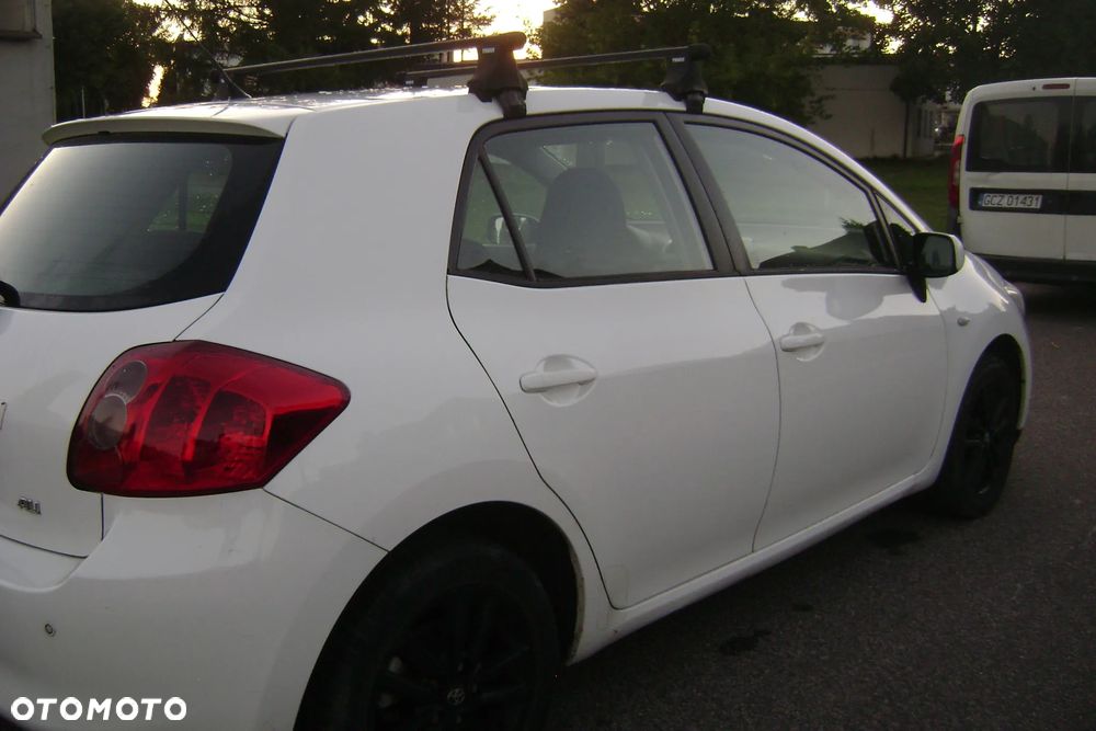 Toyota Auris 1.4 D-4D 2010 - 15