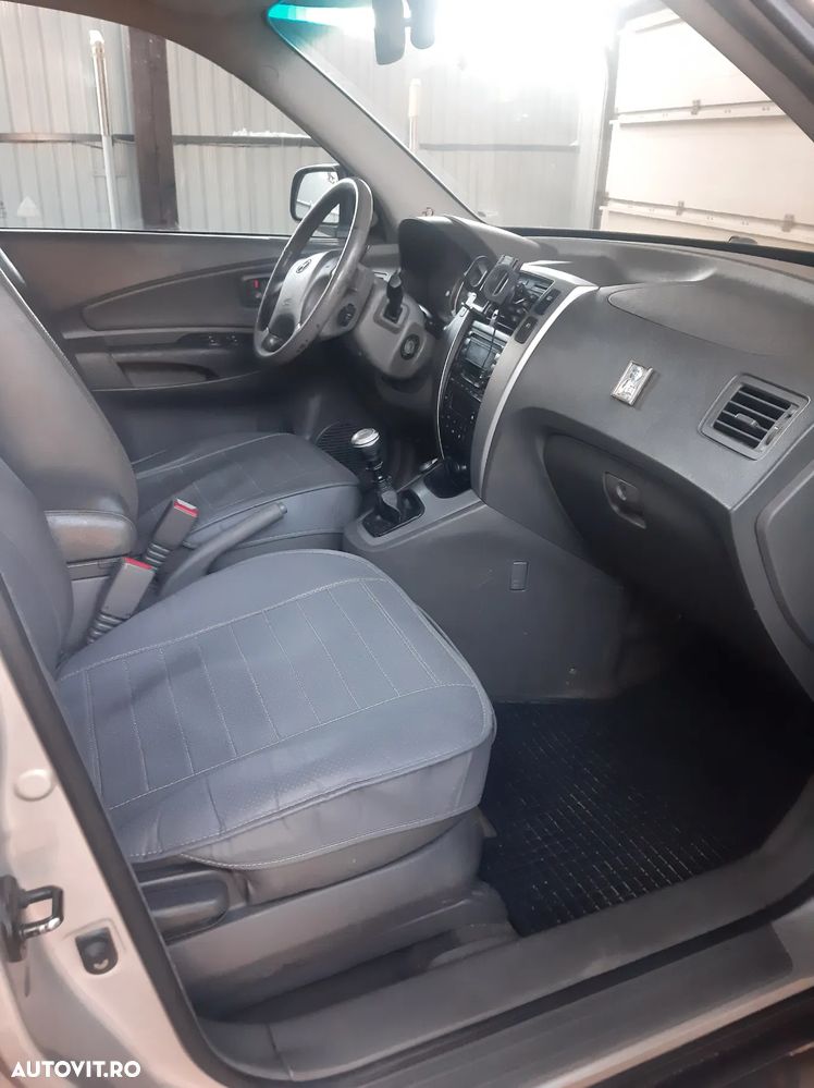 Hyundai Tucson 2.0 CRDI VGT 4WD - 9