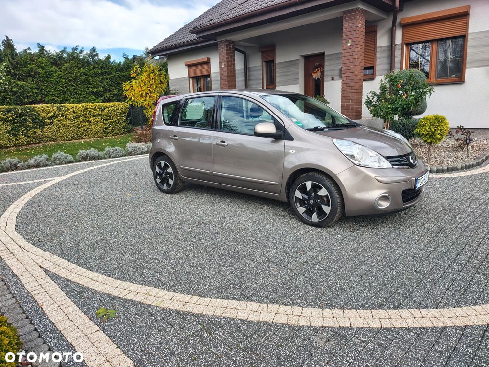 Nissan Note 2012 photo 4