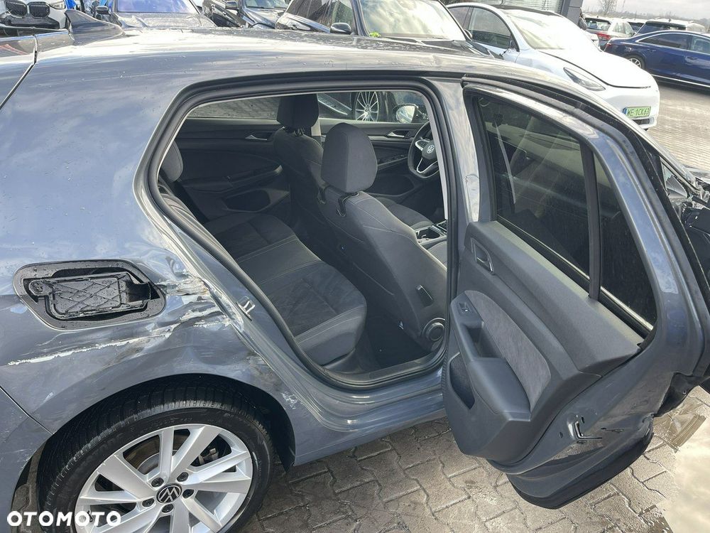 Volkswagen Golf 1.5 eTSI OPF DSG Move - 3