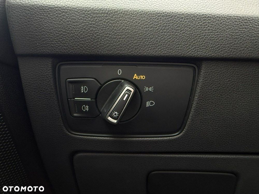 Volkswagen Passat - 34