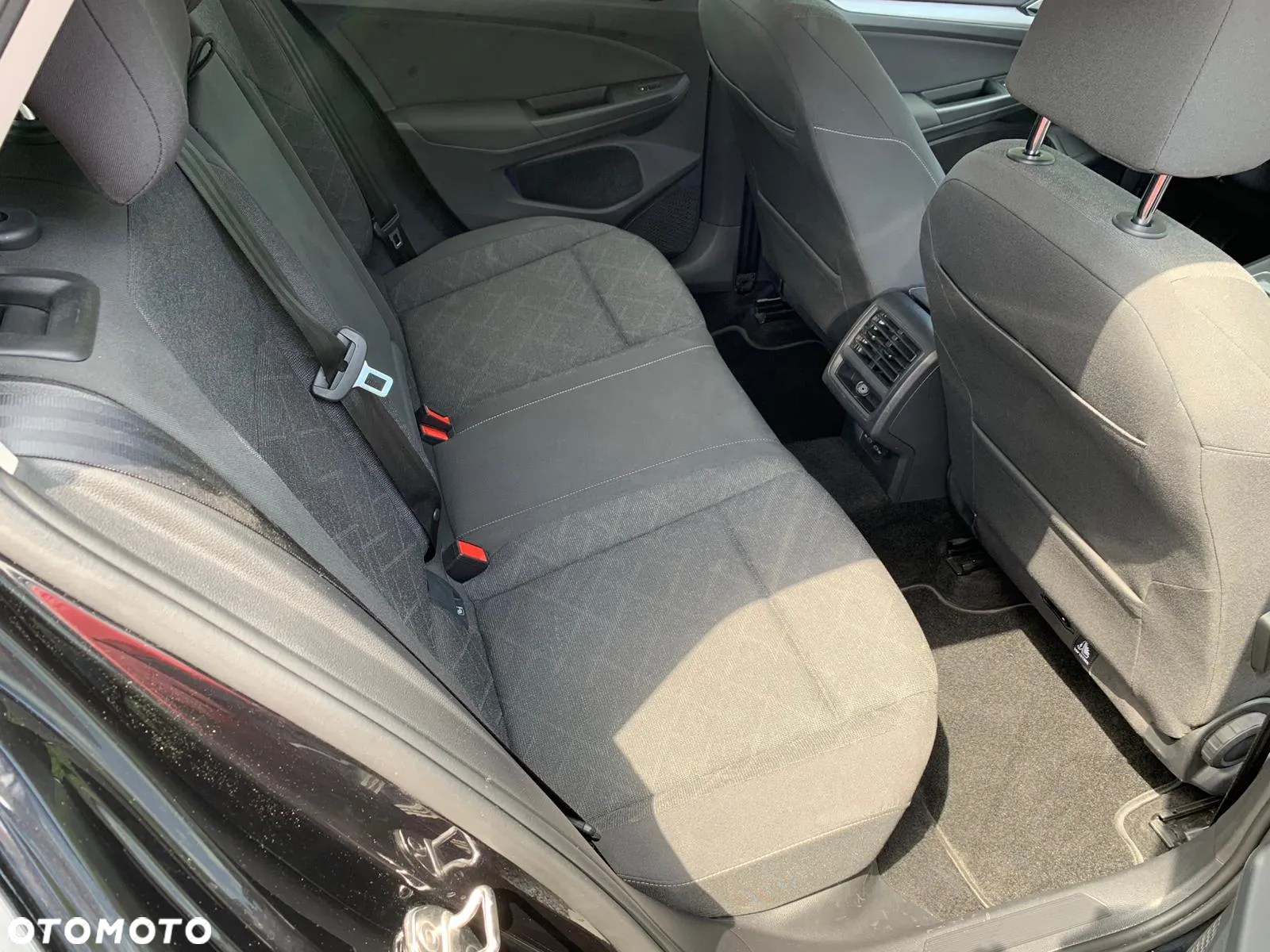 Volkswagen Golf 2.0 BlueTDI DSG Highline - 15