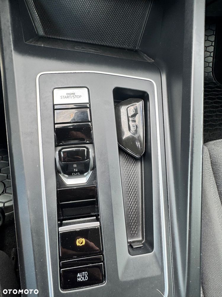 Volkswagen Golf 2.0 TDI SCR DSG Active - 20