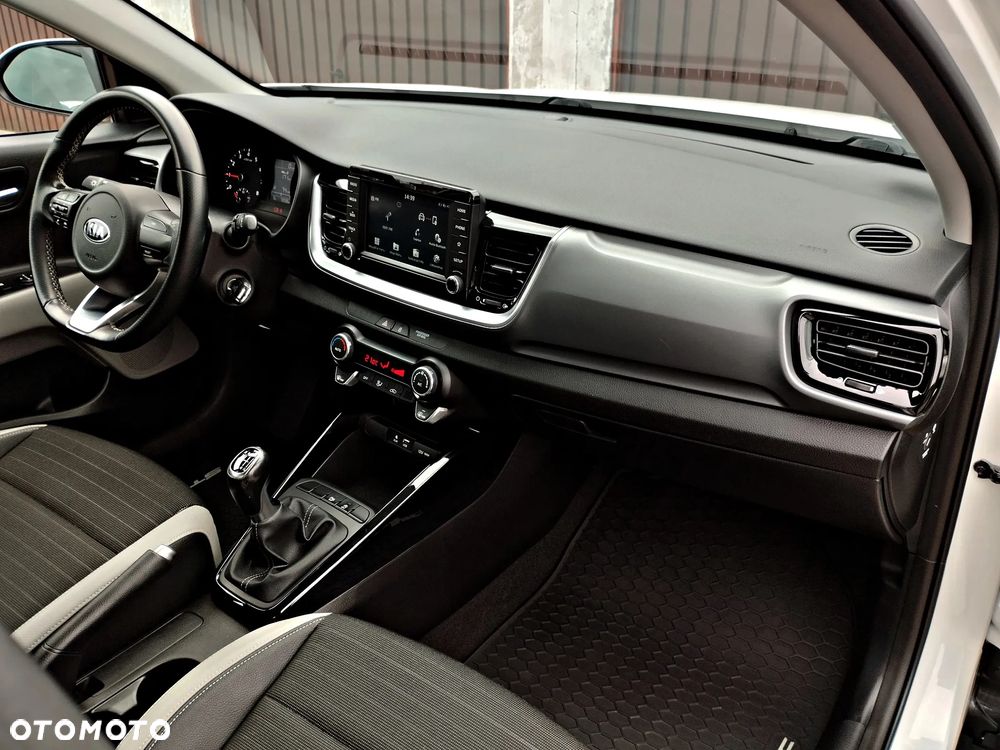 Kia Stonic - 10