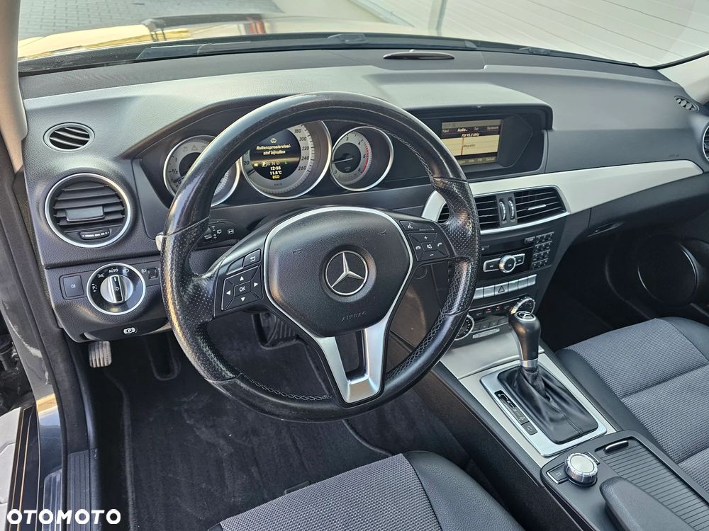 Mercedes-Benz Klasa C 180 CDI 7G-TRONIC Avantgarde Edition - 24