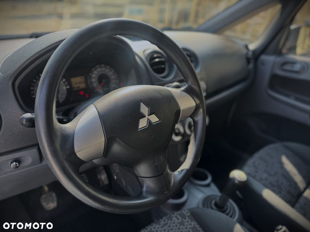 Mitsubishi Colt - 11