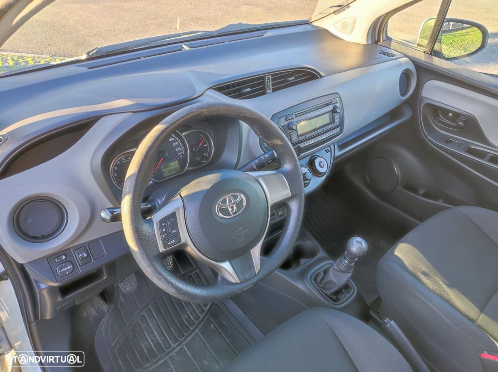 Toyota Yaris - 13