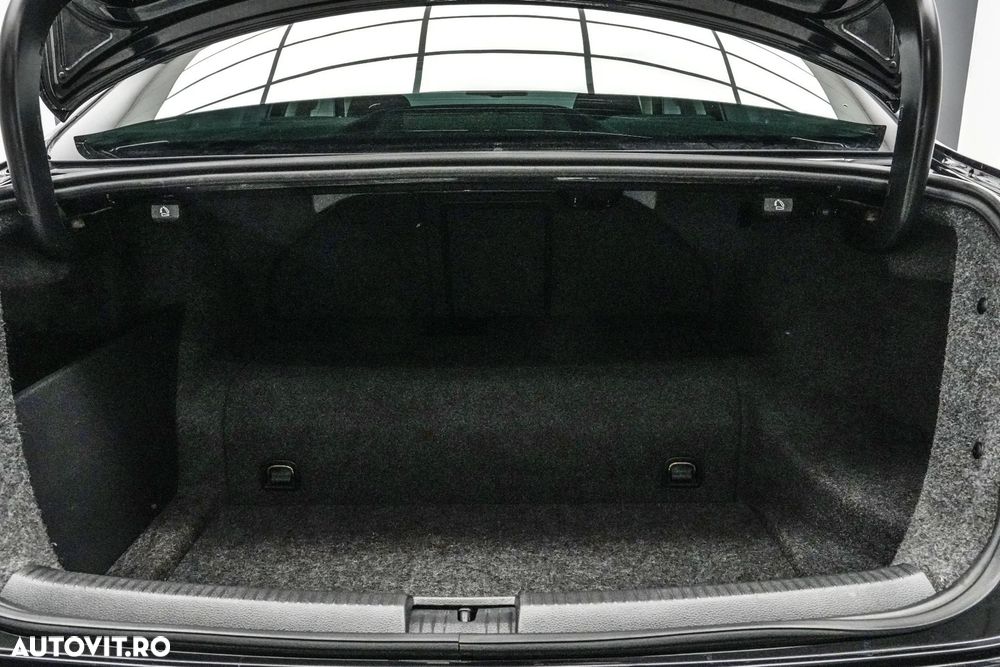Volkswagen Jetta - 24