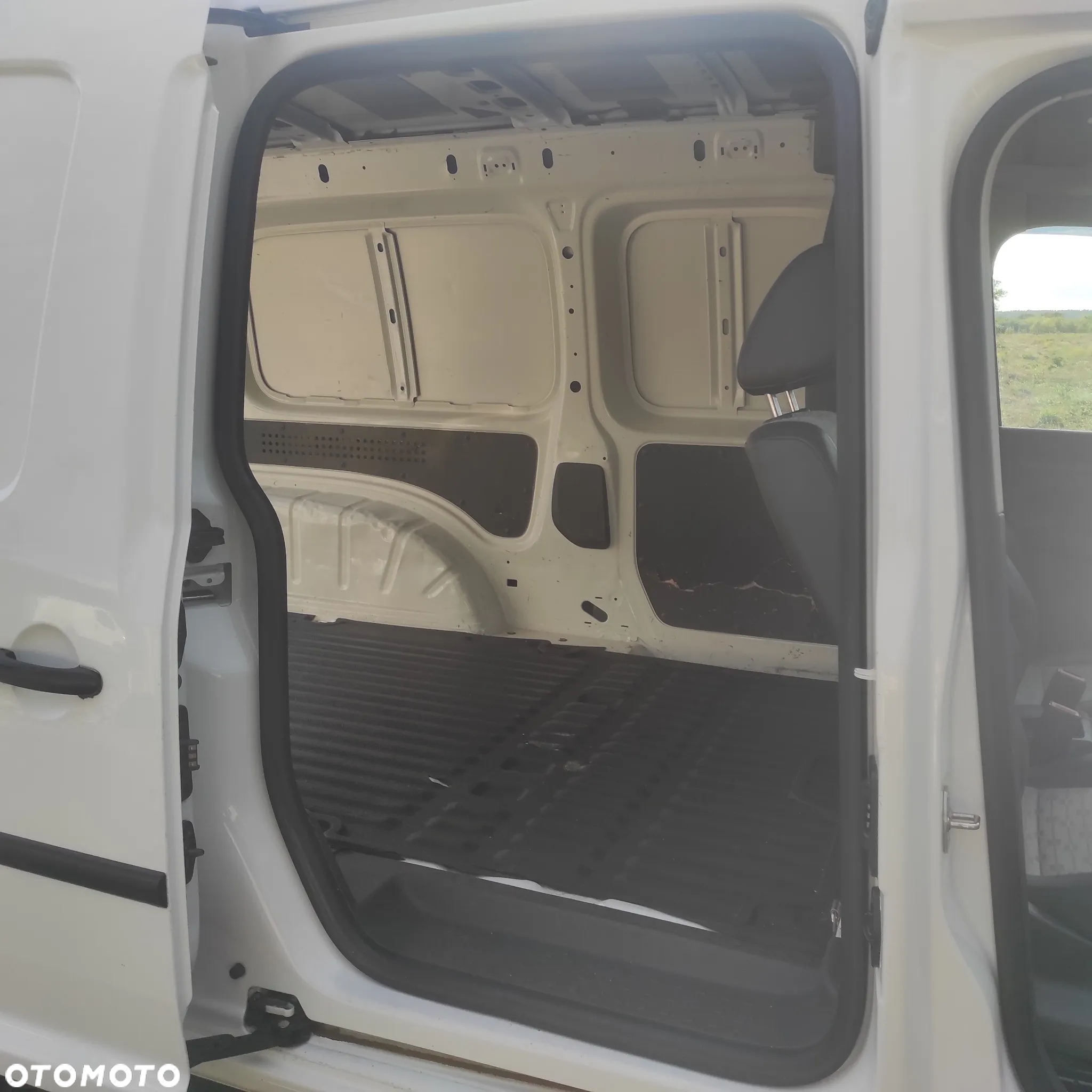 Volkswagen Caddy - 12