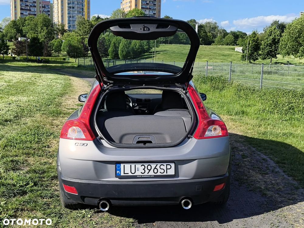 Volvo C30 2.0 Momentum - 9