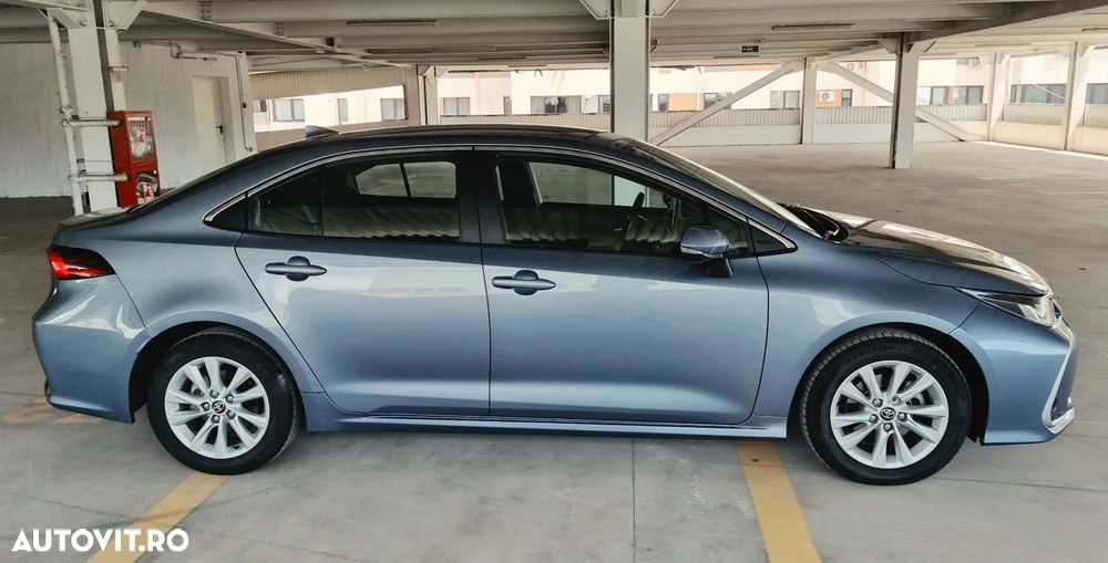 Toyota Corolla 1.8 HSD Business - 29