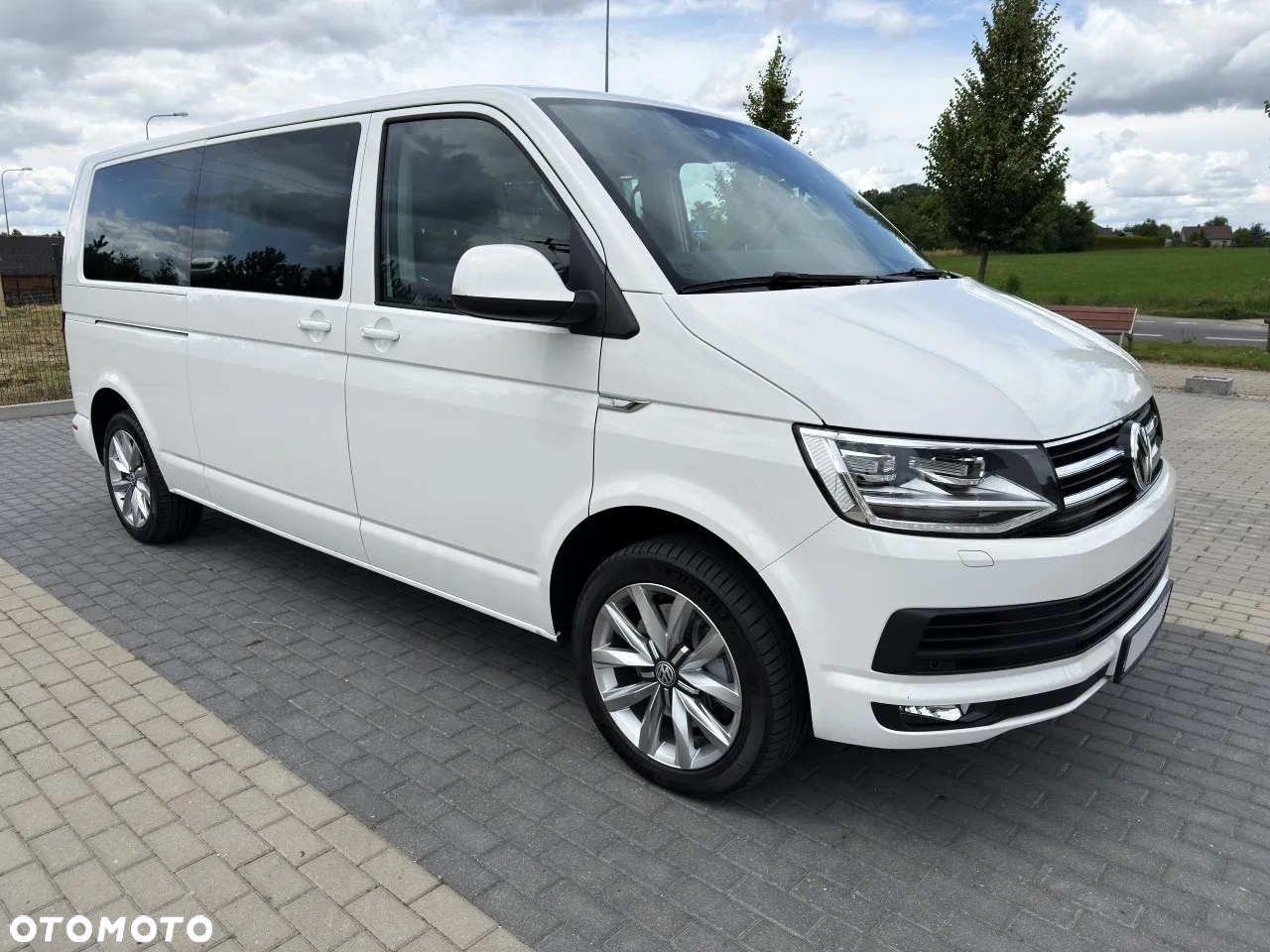 Volkswagen Multivan - 5