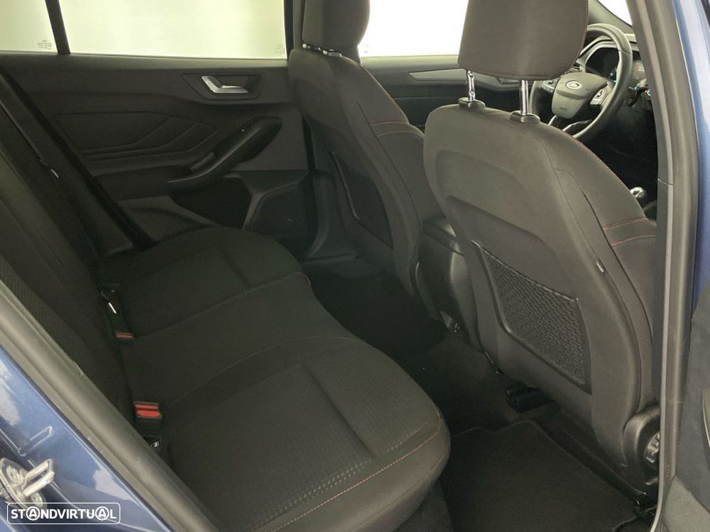 Ford Focus 1.0 EcoBoost MHEV ST-Line - 24