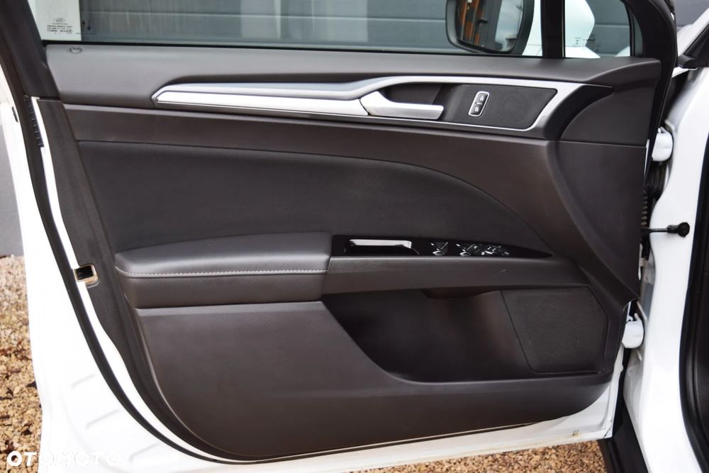 Ford Mondeo SW 2.0 TDCi Titanium - 19