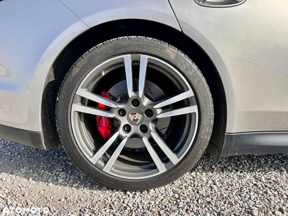 Porsche Panamera GTS PDK - 27