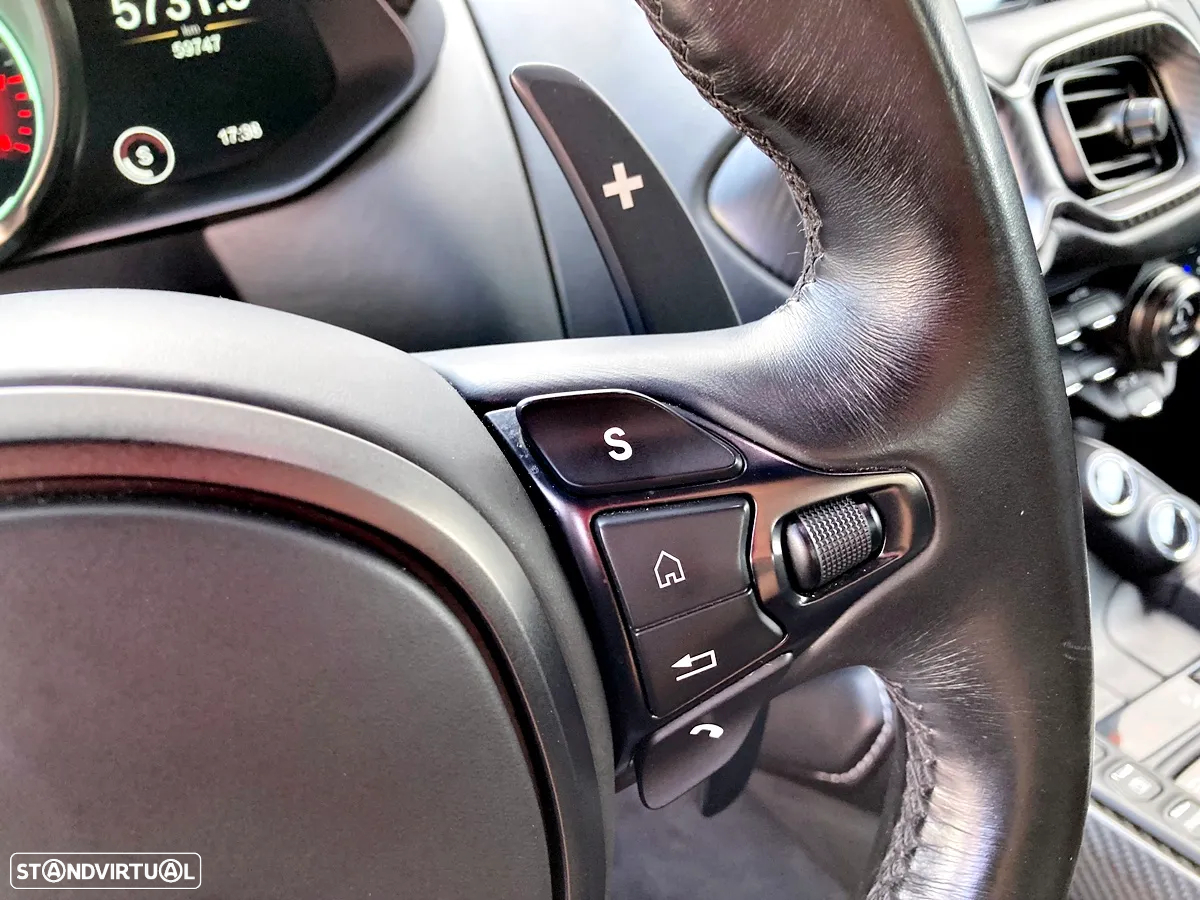 Aston Martin Vantage Coupe V8 - 12