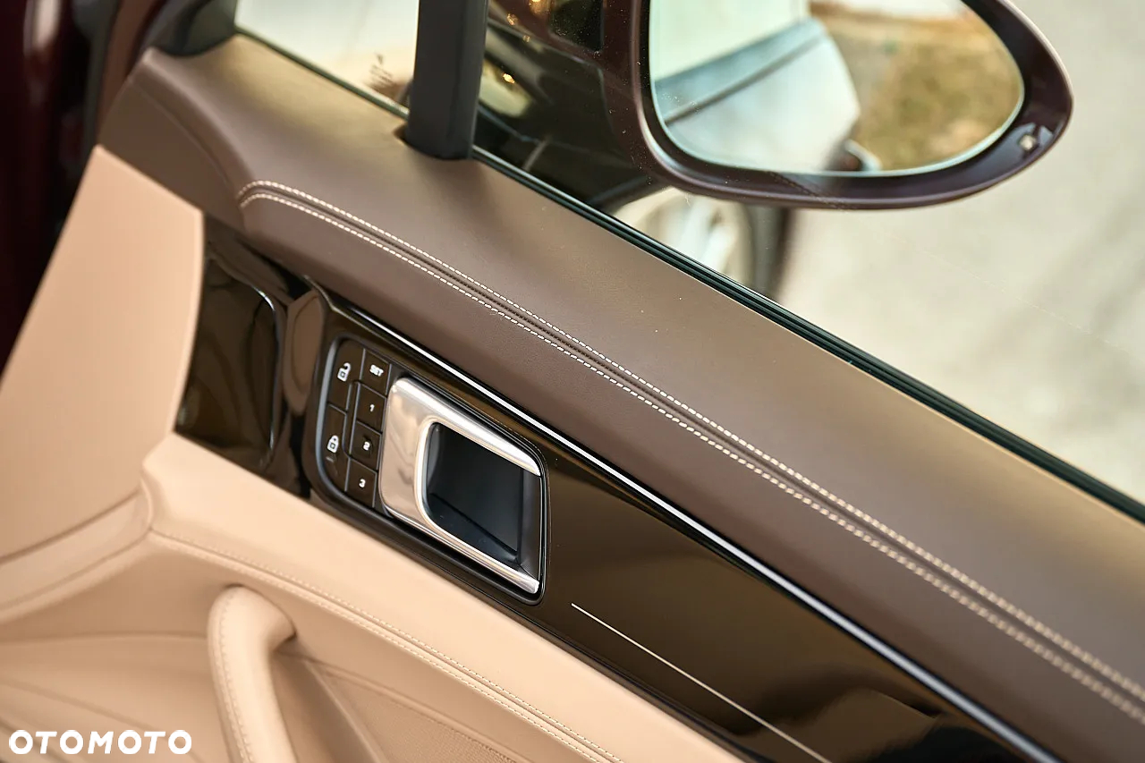 Porsche Panamera - 26