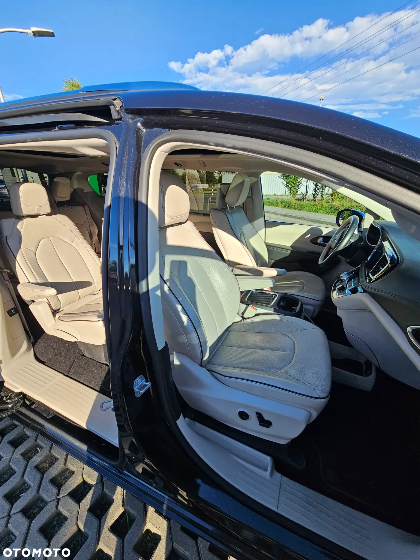 Chrysler Pacifica - 27