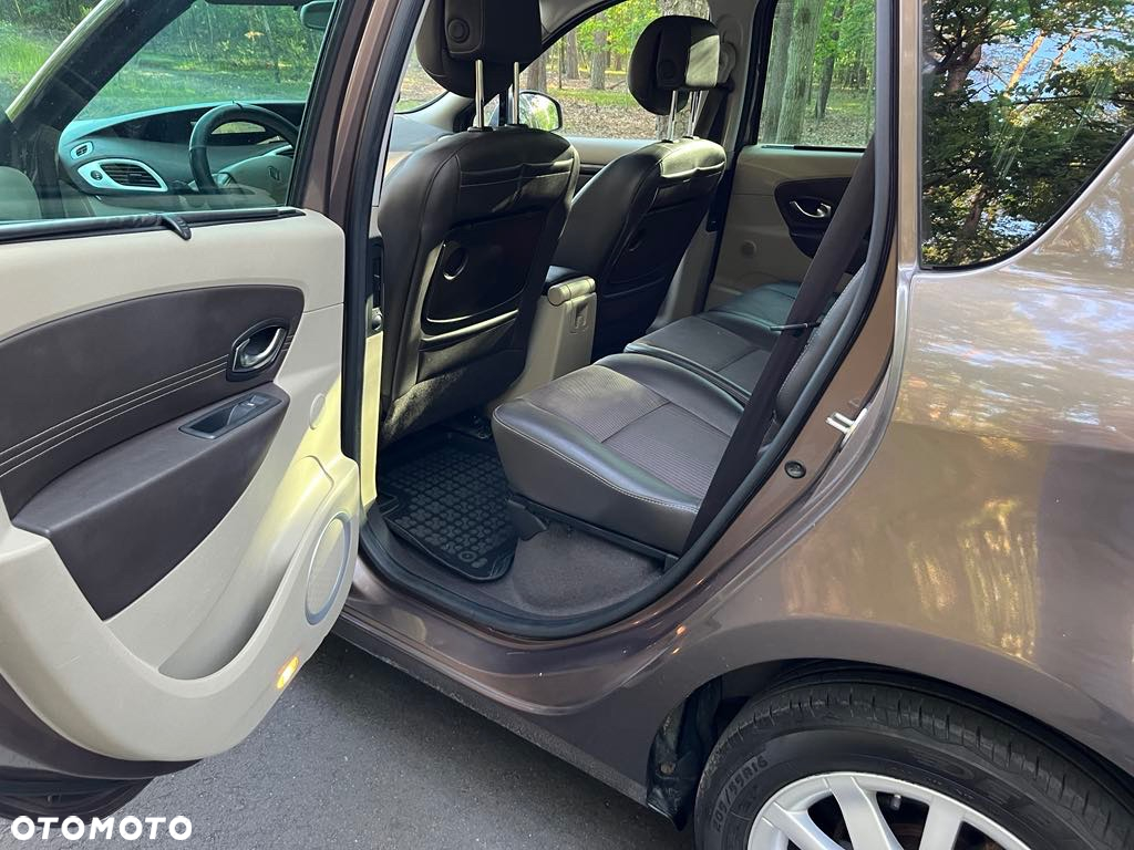 Renault Scenic 1.5 dCi Emotion - 8