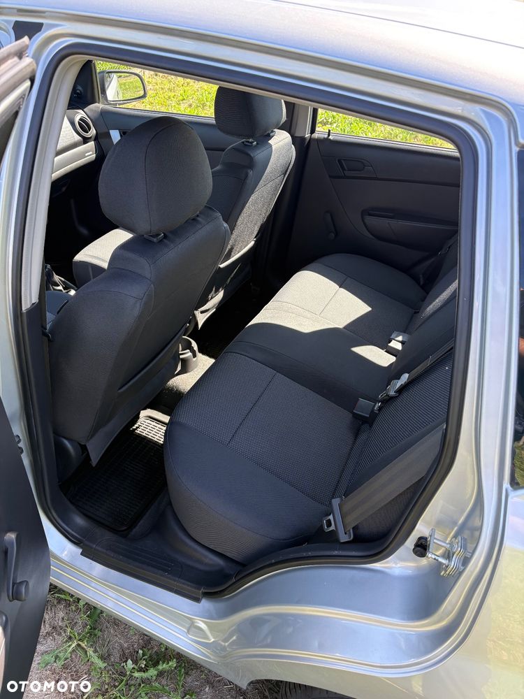 Chevrolet Aveo 1.2 16V Base - 5