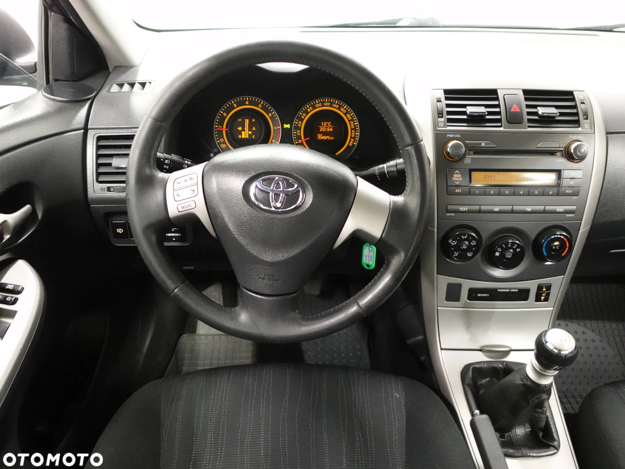 Toyota Corolla 1.6 Luna - 30