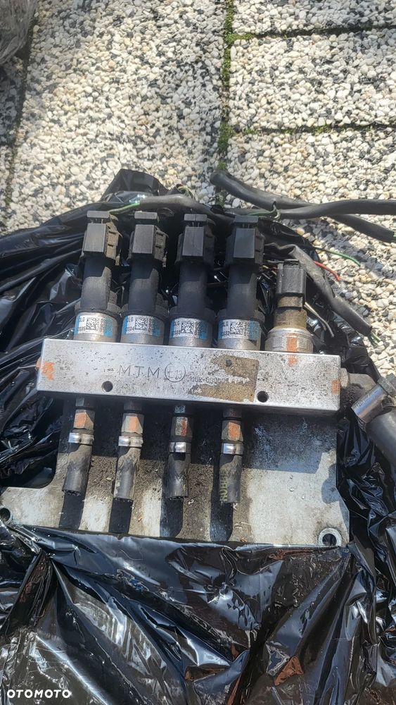 BRC WTRYSKIWACZ GAZU POMARANCZOWY NIEBIESKI STARY TYP CALA LISTWA - 2