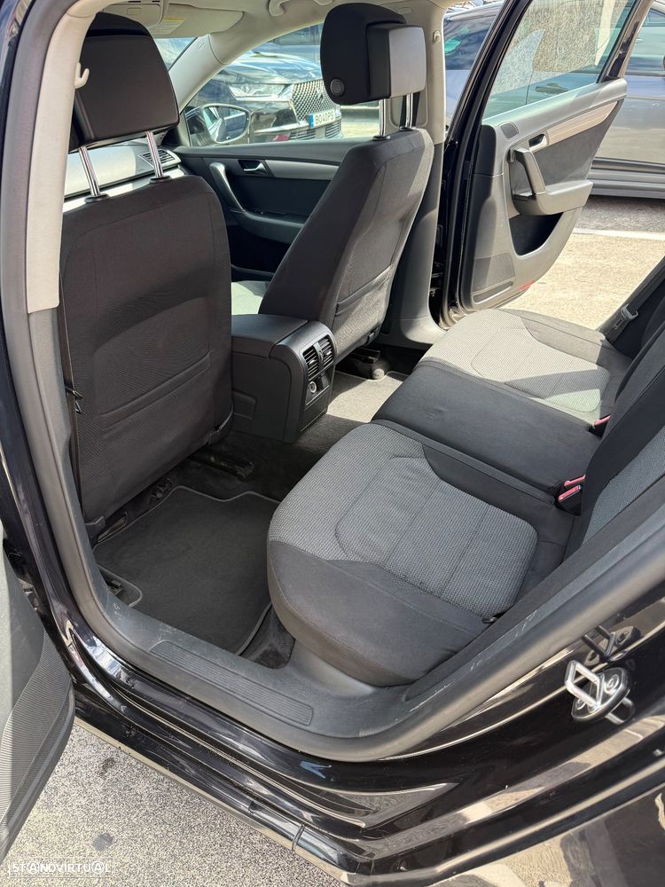 VW Passat Variant 2.0 TDi Confortline - 11