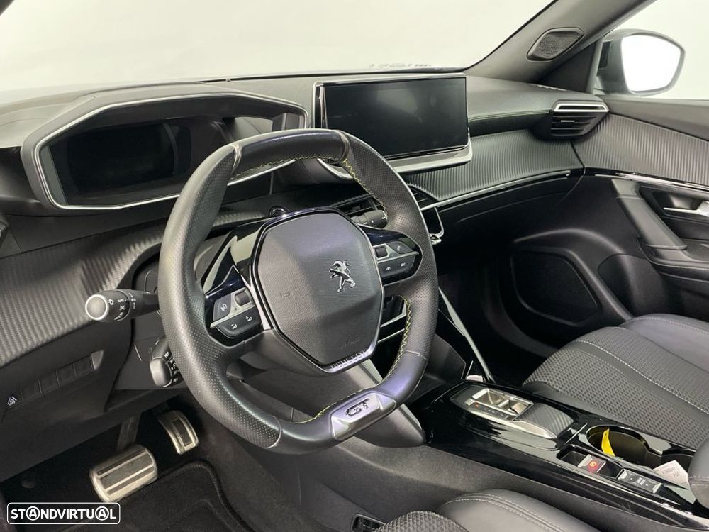 Peugeot e-2008 50 kWh GT — fotografia 15