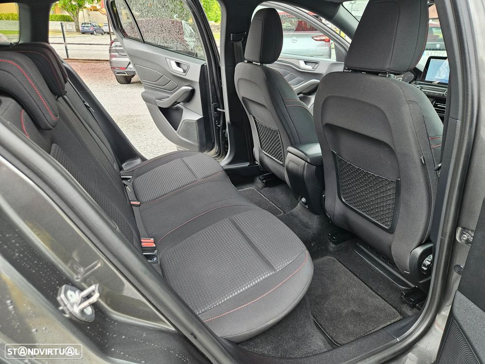 Ford Focus SW 1.0 EcoBoost MHEV ST-Line - 19