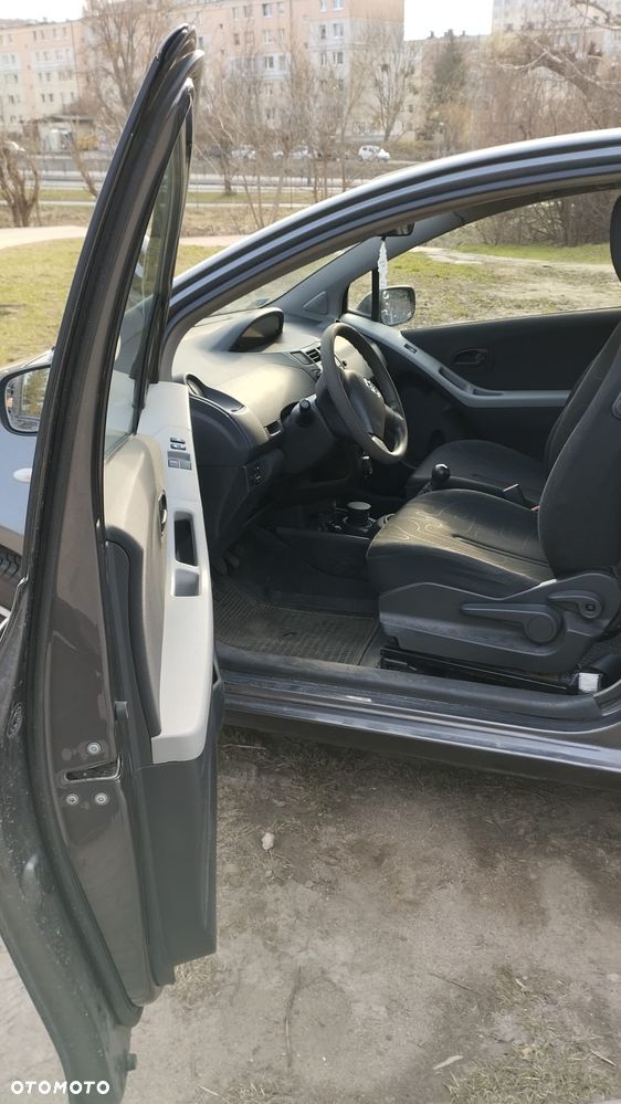 Toyota Yaris 1.0 Luna A/C - 8