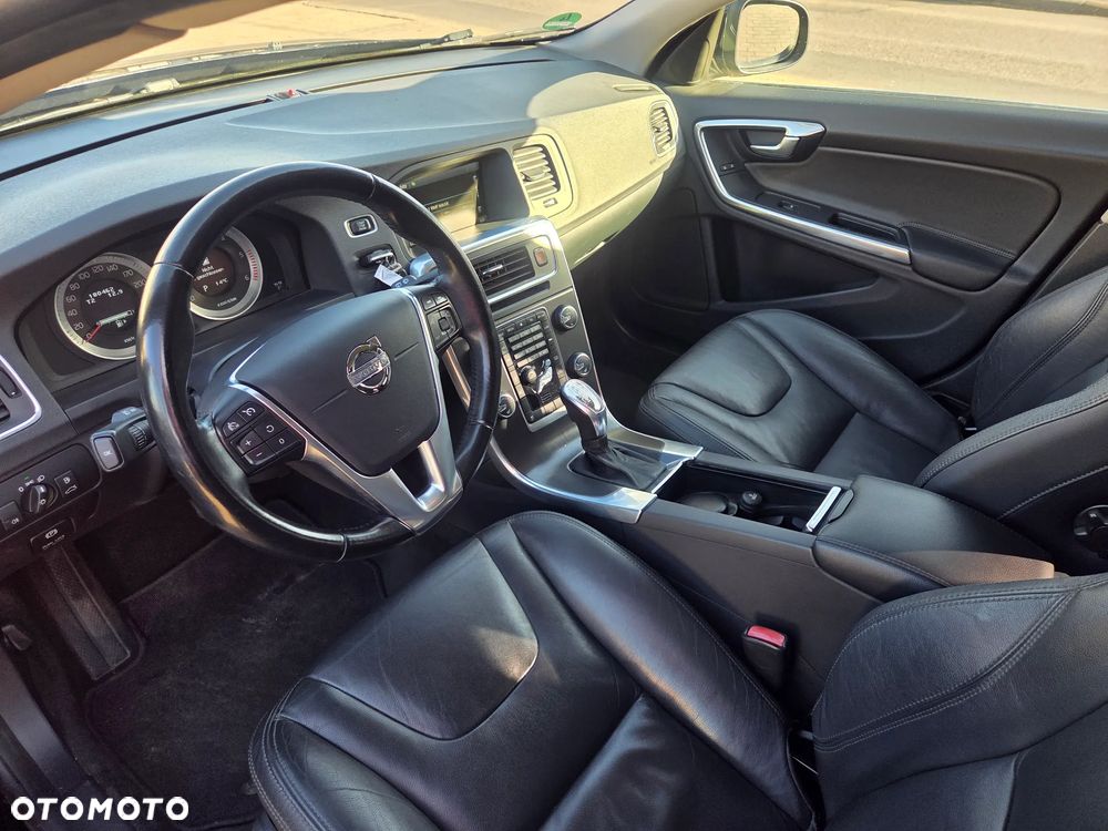 Volvo V60 D4 Geartronic Summum - 10