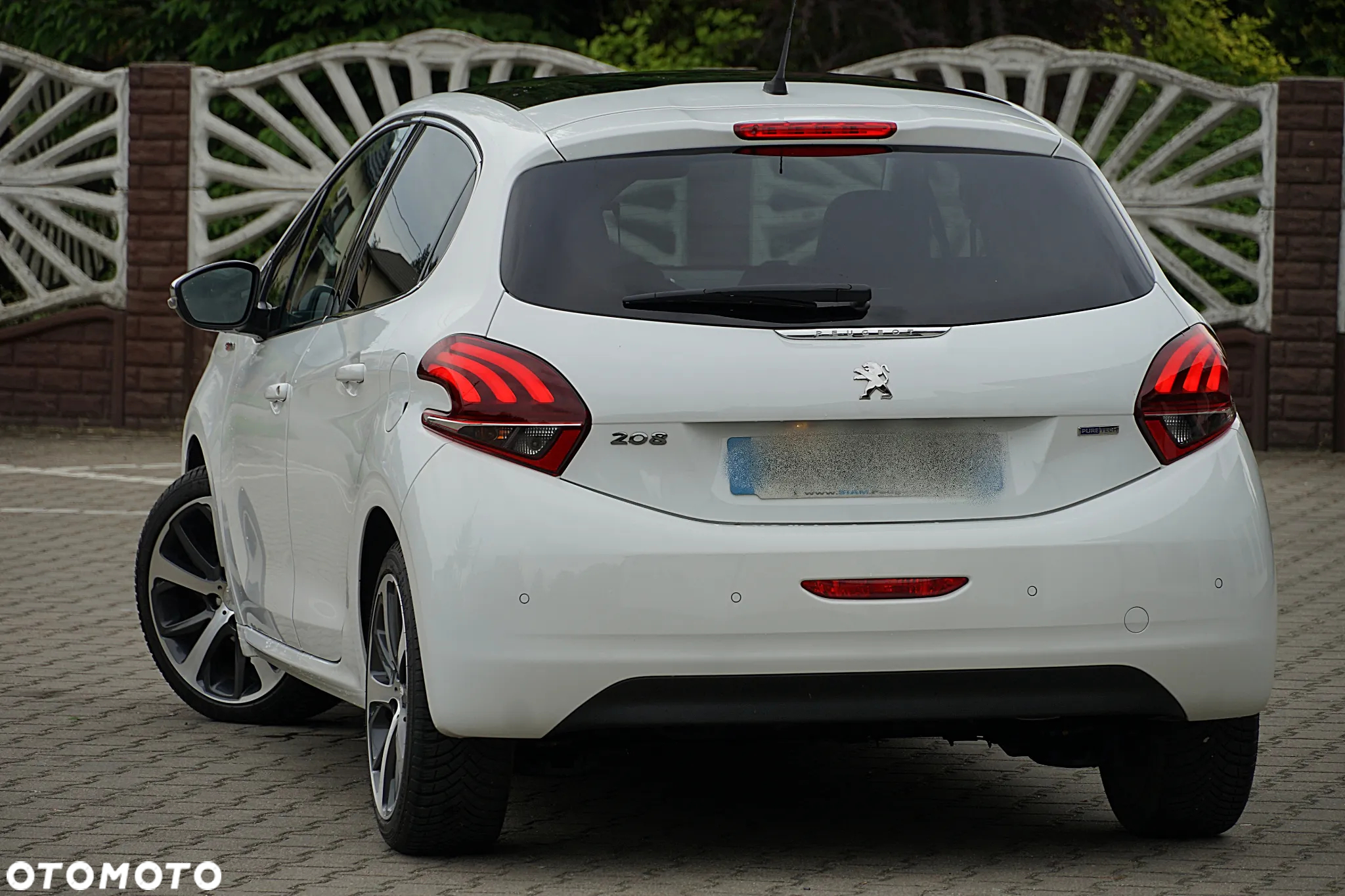 Peugeot 208 - 14