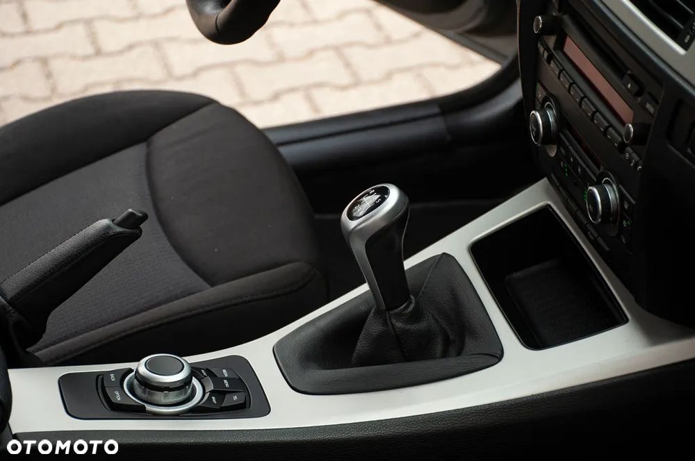 BMW Seria 3 318i - 15
