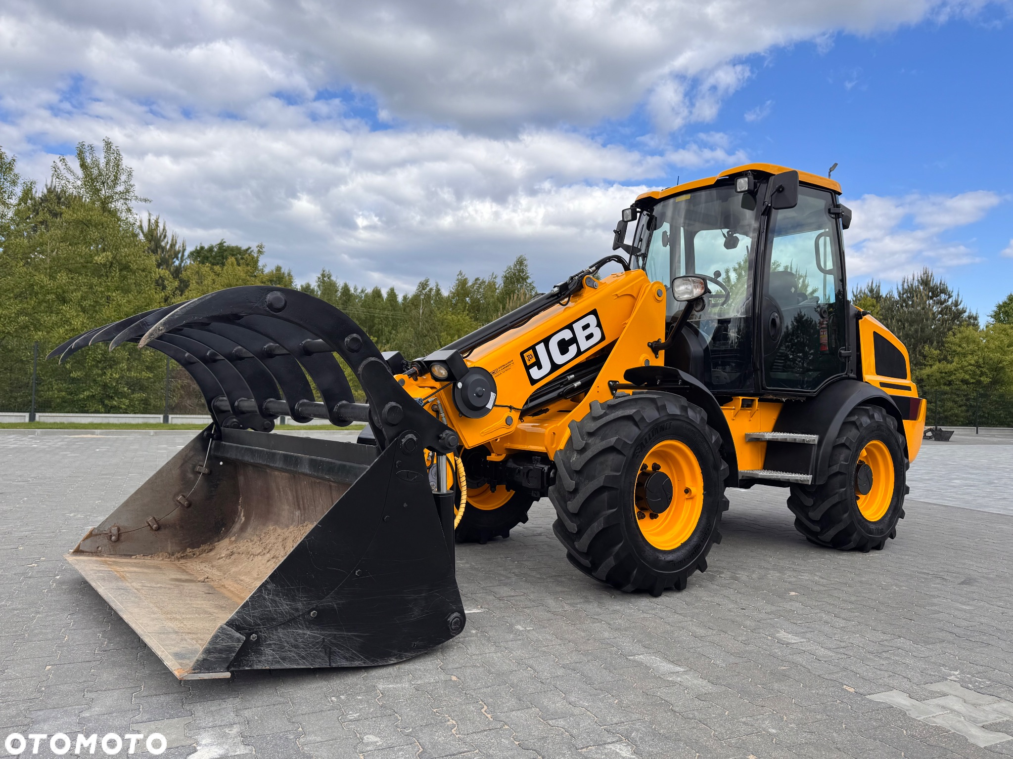 JCB TM 220 |przegubowo-teleskopowa | 2019r| 2 łyżki | krokodyl | szybka jazda 40km | - 2