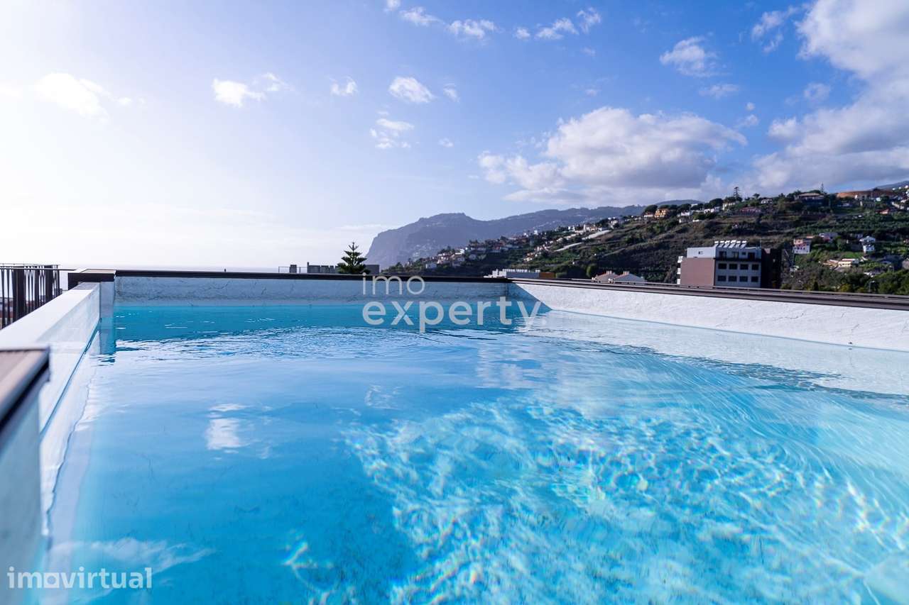 Apartamento T2 +1 com Terraço Privado, Jacuzzi e Vista Mar, Funchal - Grande imagem: 2/50