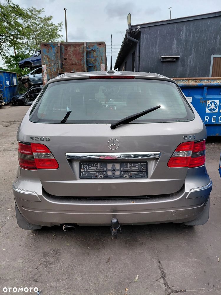 Na części: Mercedes Benz B 200 CDI Rok 2005 Pojemność 1992  Moc 103 kw Diesel - 3