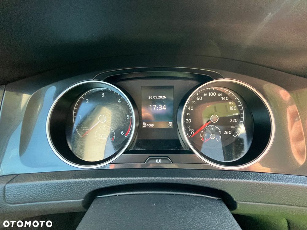 Volkswagen Golf 1.6 TDI BMT Comfortline - 29