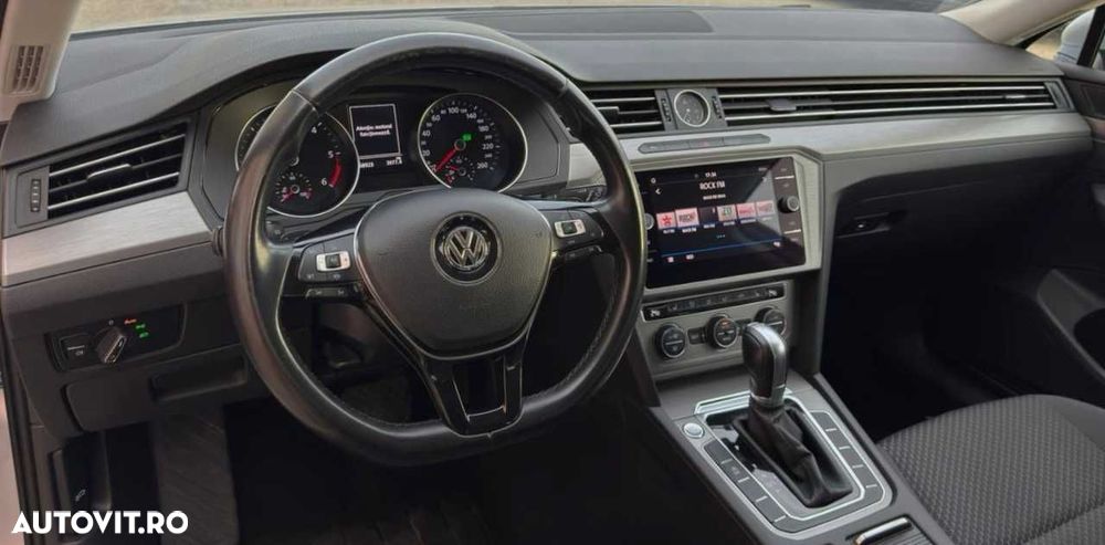 Volkswagen Passat - 20