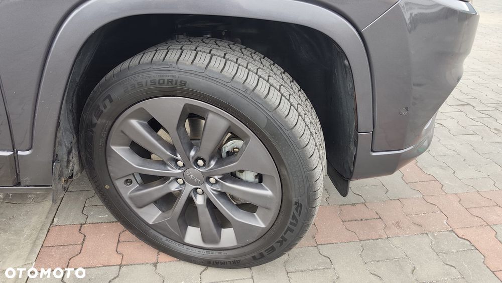Jeep Cherokee - 13