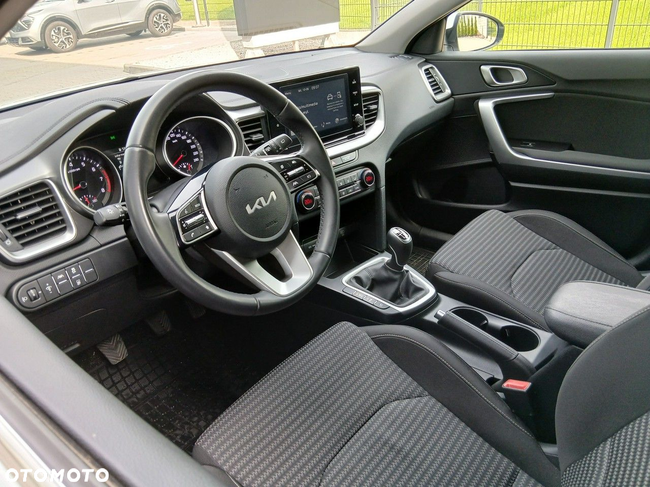 Kia Ceed - 9